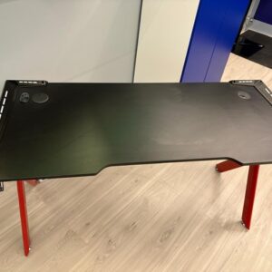 SCRIVANIA-GAMING-CON-LED