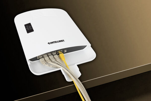 Switch Gigabit 5 porte PoE Passante / Extender 4 porte PoE+ per Esterno - immagine 10