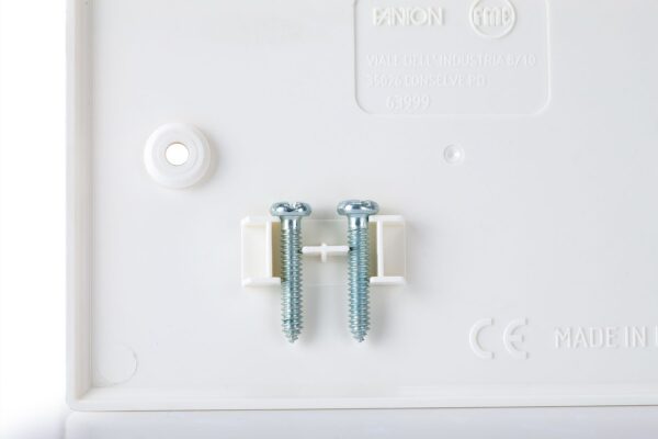 Coperchio Ribassato con Viti per Scatola da Incasso Rettangolare 3 Moduli Bianco - immagine 2