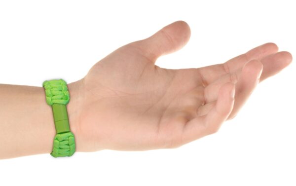 Bracciale Paracord con Micro USB Verde - immagine 3