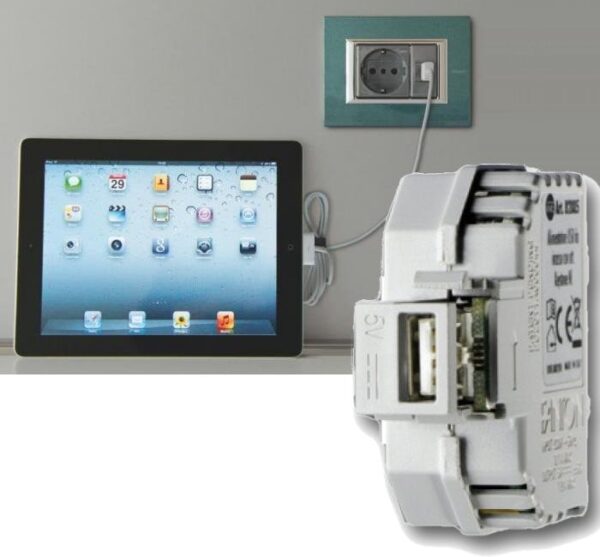 Alimentatore USB 2,1A da incasso con aggancio Keystone nero - immagine 2