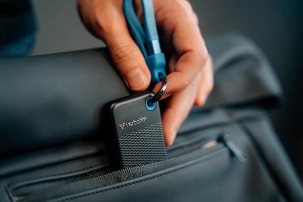 Pocket SSD Portachiavi con Attacco per Cavo USB-C™ 1TB Nero Blu - immagine 5