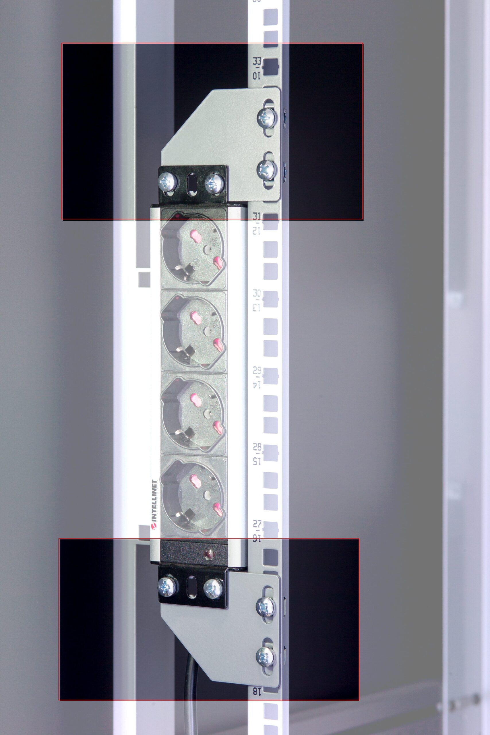 Staffe per Montaggio Verticale su Montanti Rack Silver