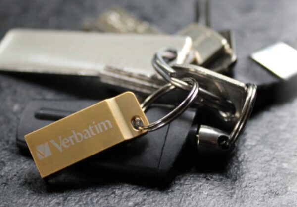 Mini Memoria USB 3.0 Verbatim con Portachiavi 64GB Oro - immagine 6