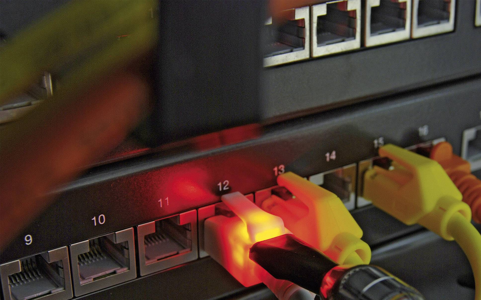 Cavo di Rete Patch Cat.6A S/FTP con Led Tracciamento 5 m Classe E - immagine 8