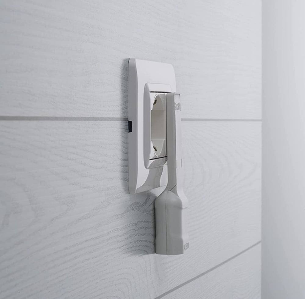 Adattatore Salvaspazio Extra Flat Spina Italiana 10A Angolata Presa Italiana 10A Nero - immagine 4