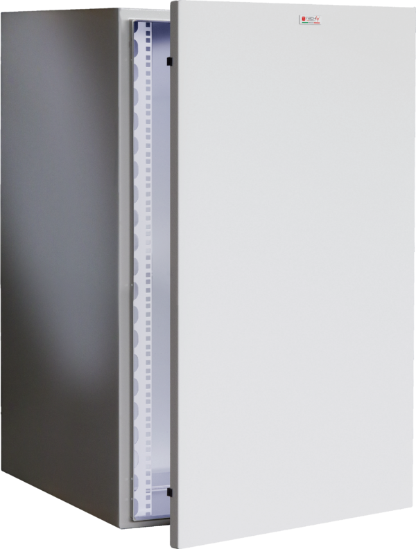 Armadio Rack 19'' a muro 17U grigio IP65 porta cieca prof. 400 mm