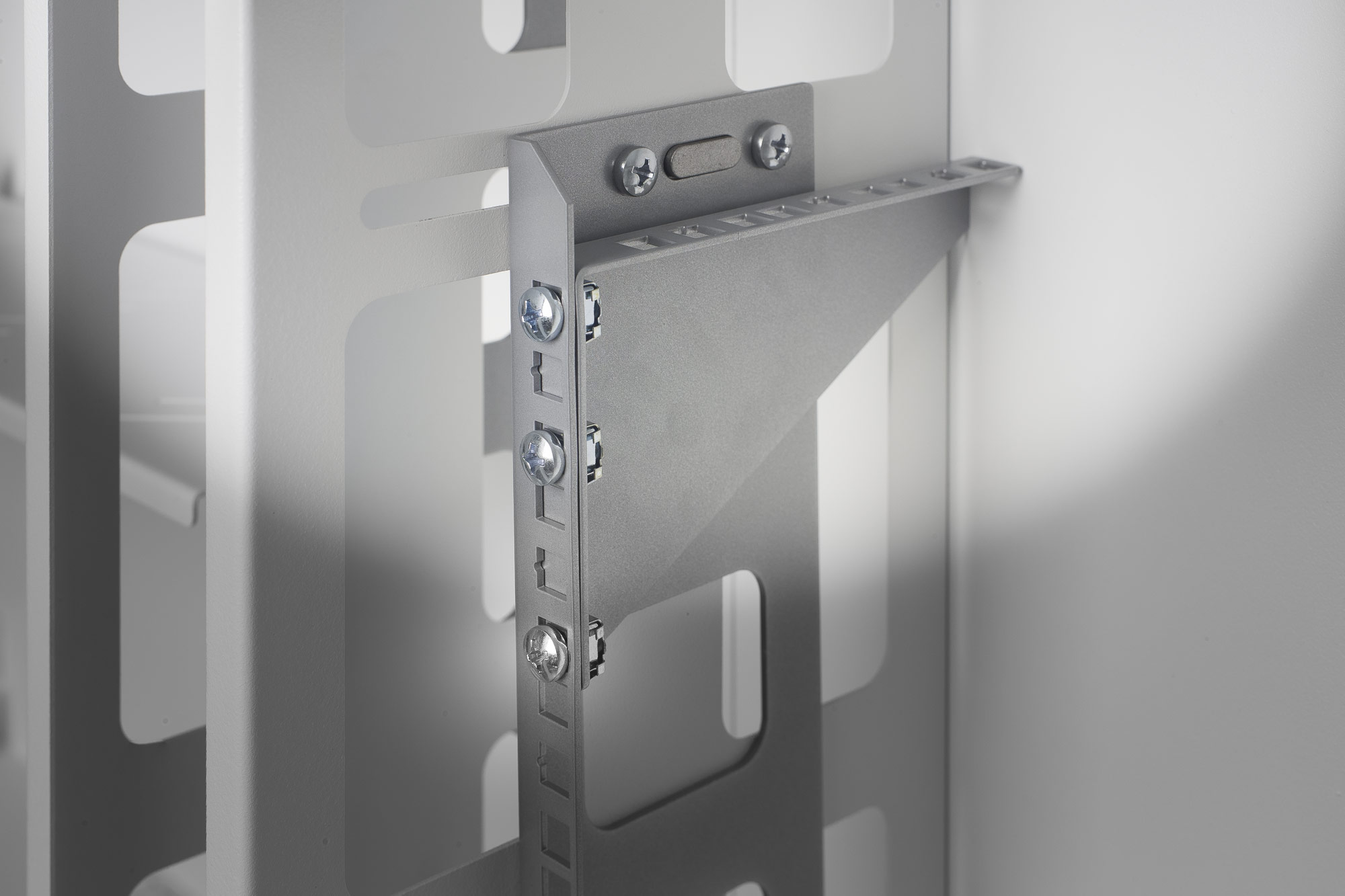 Armadio rack 19'' Ghost  con porta grigliata Bianco - immagine 10