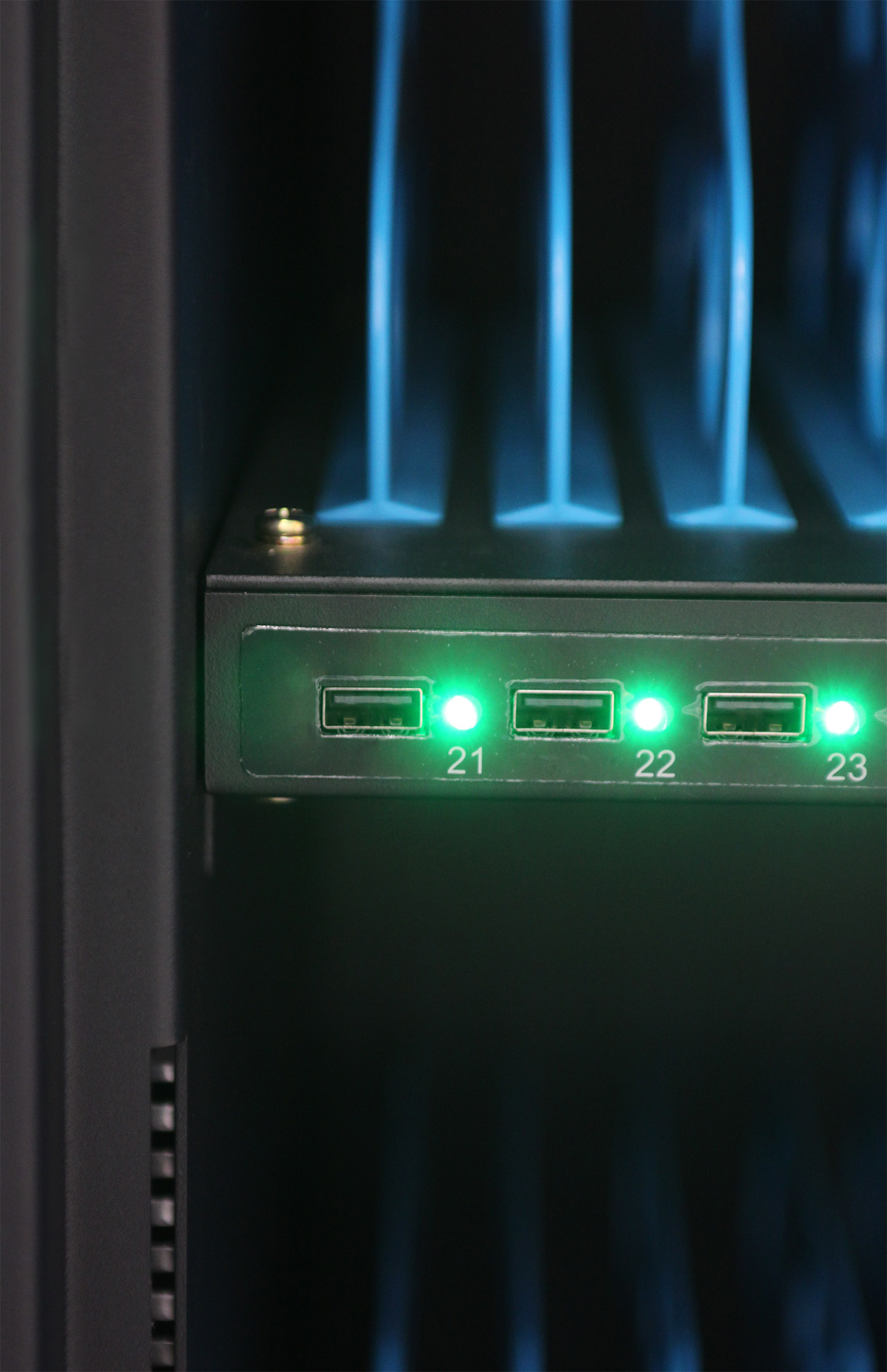 Carrello Stazione di Ricarica 80 USB Notebook o Smartphone Nero - immagine 2