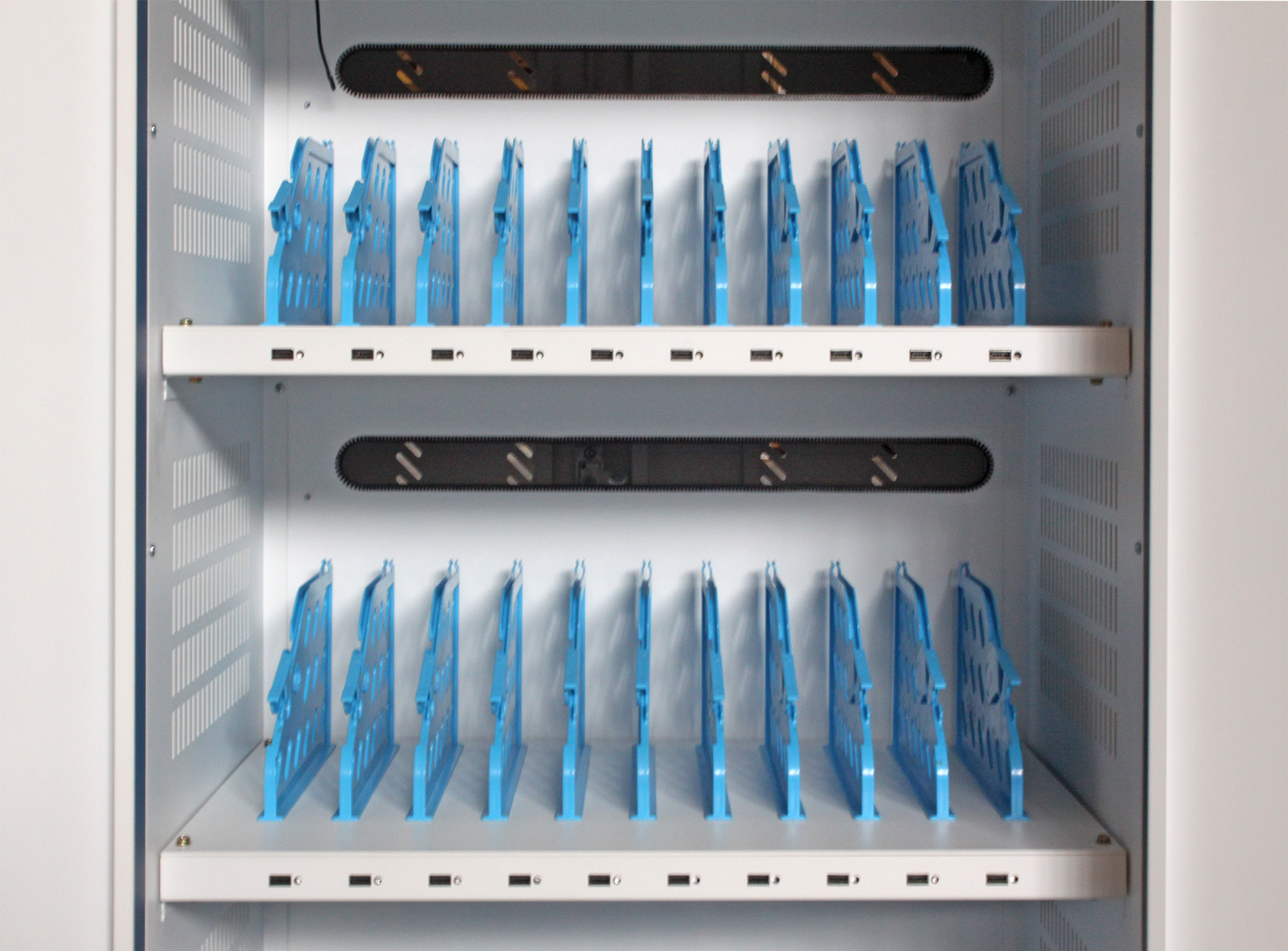 Carrello Stazione di Ricarica USB Ventilato per 30 Notebook/Tablet/Smartphone Bianco/Blu - immagine 5