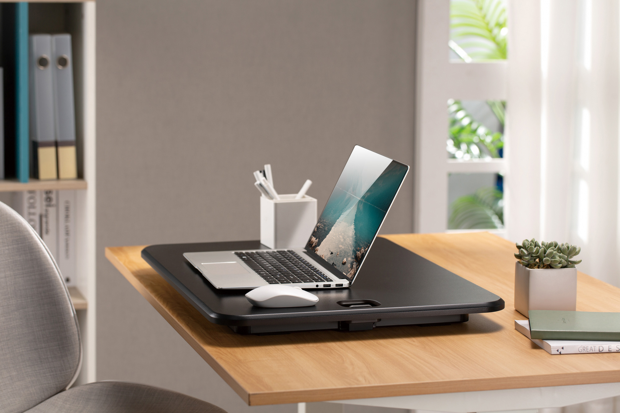 Convertitore da Scrivania In Piedi Postazione di Lavoro Sit Stand Ultra Slim Altezza Regolabile - immagine 9