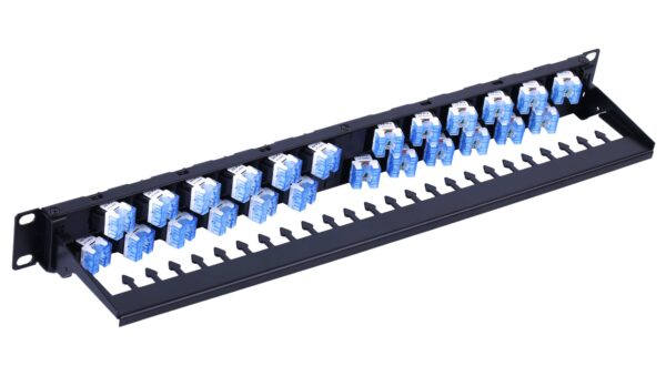Pannello Patch UTP 24 Posti RJ45 Cat.6A Uscita Inclinata 1U Nero - immagine 2