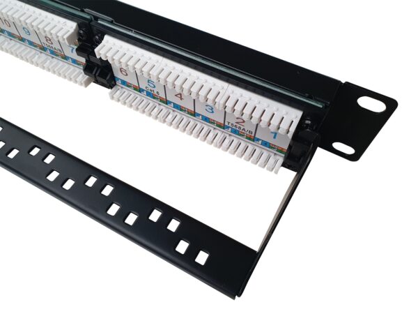 Pannello Patch UTP 24 Posti RJ45 Cat.6 con barra gestione cavi - immagine 4