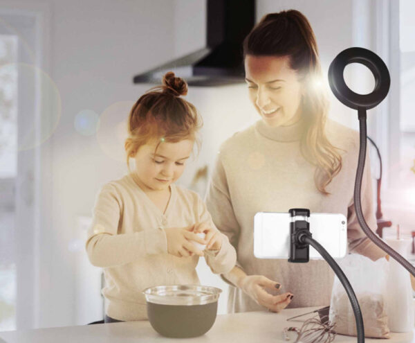 Luce LED Anello Portatile Regolazione Luminosità e Stand Smartphone - immagine 6