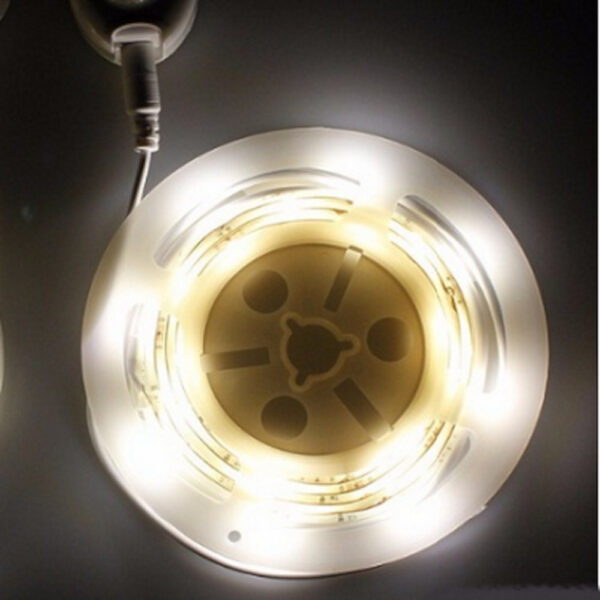 Striscia LED Sensore di Movimento e Alimentatore per il Letto 1,2m - immagine 8