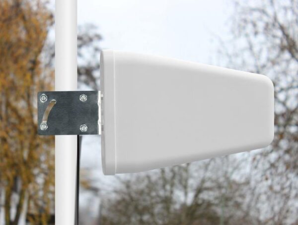 Antenna LTE Direzionale da Esterno SMA 7-9dBi Cavo RG-58 5m Bianco - immagine 2