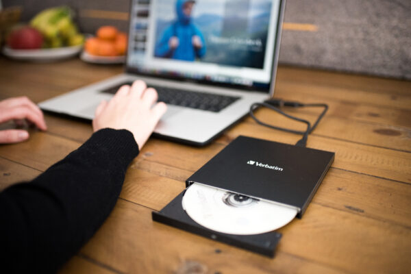 Lettore CD/DVD Esterno Slim USB 3.2 Gen1 con Porta USB-C™ - immagine 5