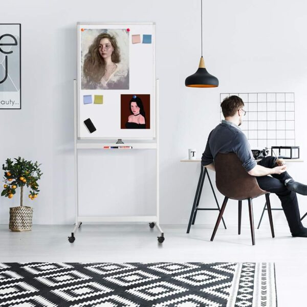 Lavagna Magnetica Bifacciale 60x100 cm con Ruote e Mensola per Pennarelli con Ganci Portablocco - immagine 7
