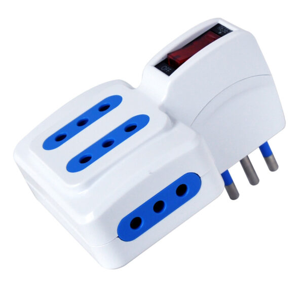 Adattatore con spina 10A e 4 prese Italiane 10A