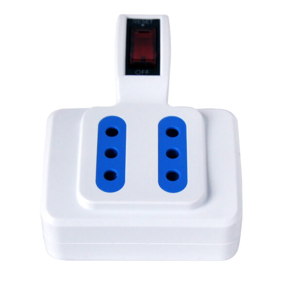 Adattatore con spina 10A e 4 prese Italiane 10A - immagine 3