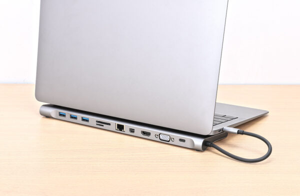 Docking Station USB-C™ 11-in-1 triplo monitor con MST - immagine 6