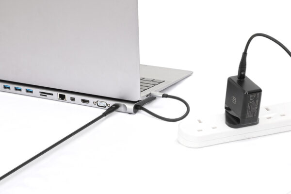 Docking Station USB-C™ 11-in-1 triplo monitor con MST - immagine 8