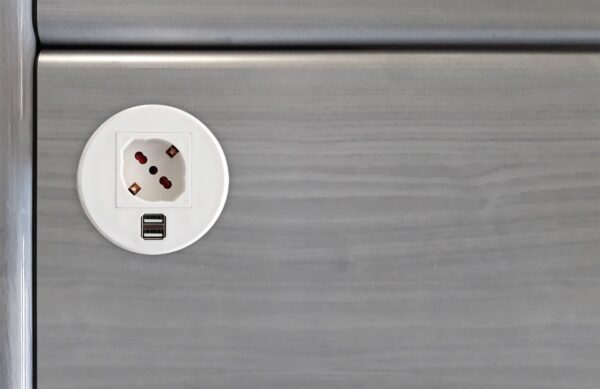 Presa da Scrivania ad Incasso con 2 Prese USB - immagine 4