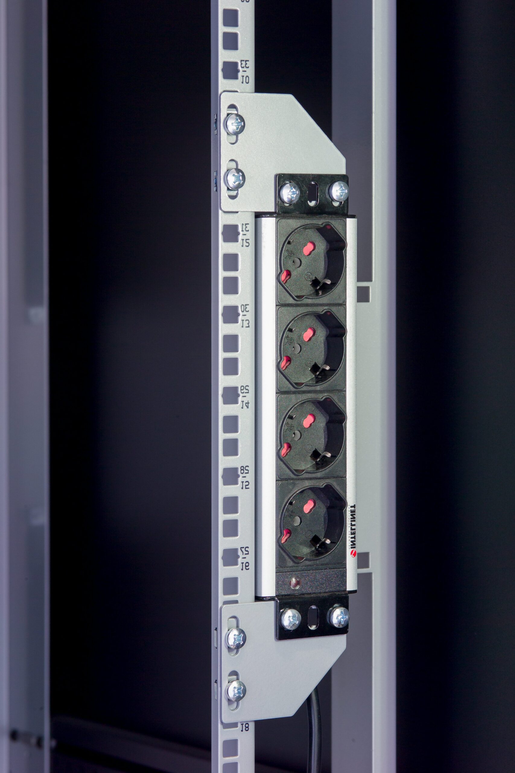 Staffe per Montaggio Verticale su Montanti Rack Nero - immagine 3