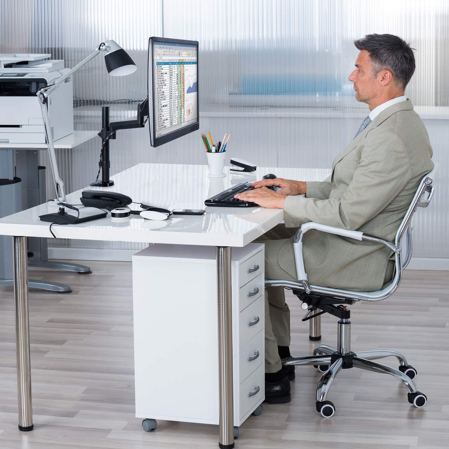 Supporto da Scrivania per Monitor 17-32'' con Molla a Gas Estensione 420 mm - immagine 9